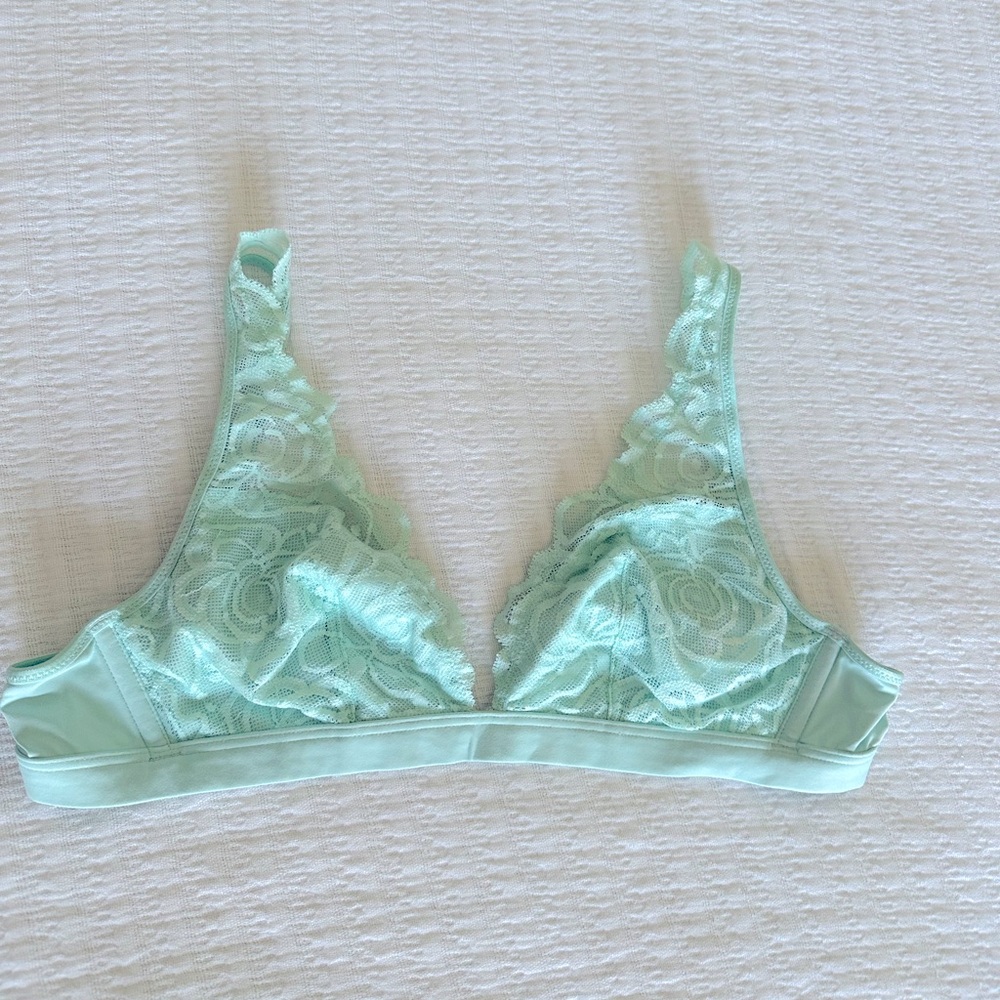 PINK Victoria’s Secret bralette